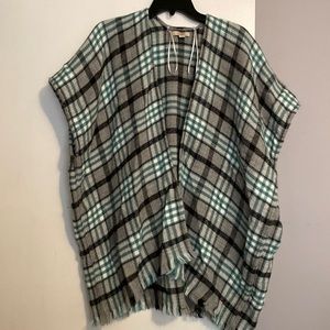 Loft Women’s Plaid Blanket Wrap